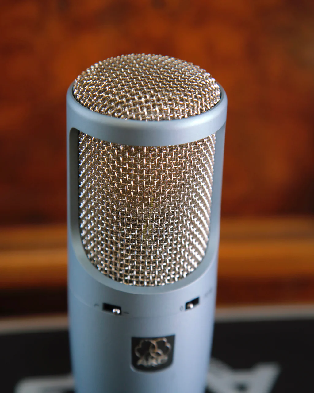 AKG Perception 200 Condenser Microphone w/ Case & Shock Mount Pre-Owned - Image 3