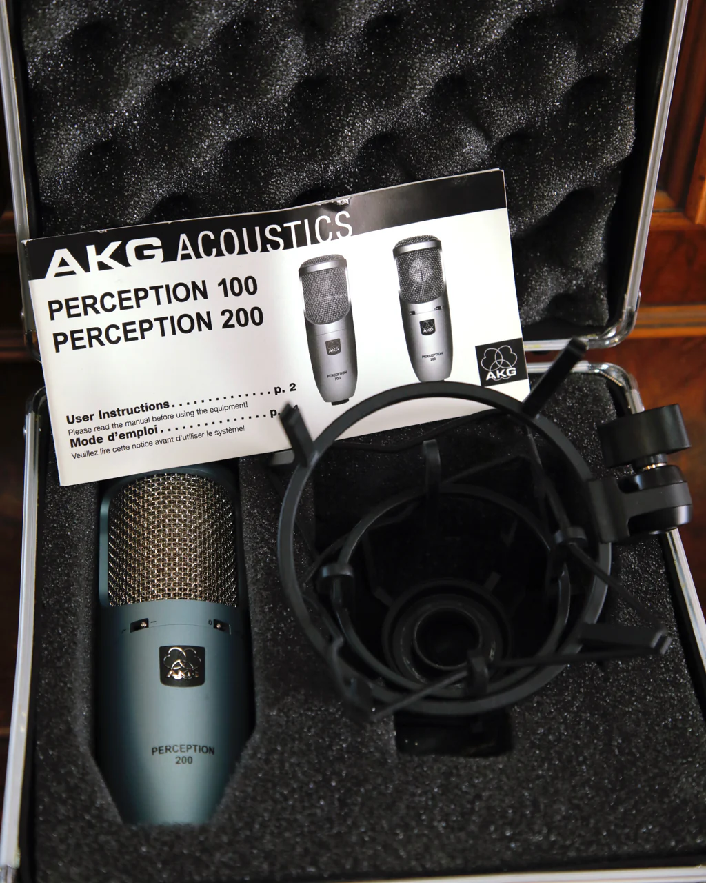 AKG Perception 200 Condenser Microphone w/ Case & Shock Mount Pre-Owned - Image 4