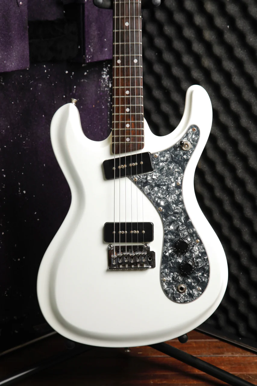 Aria DM-380 White Electric Guitar Pre-Owned
