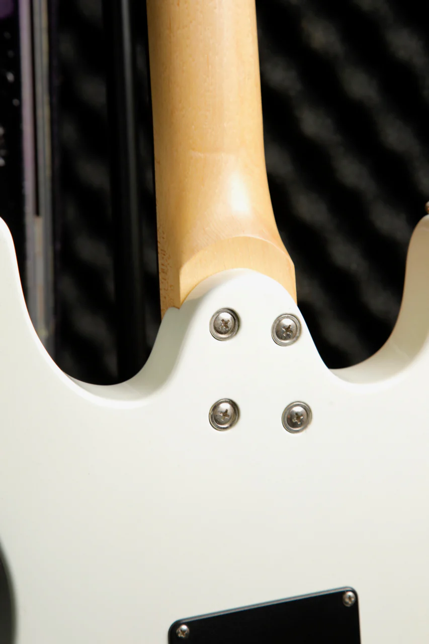 Aria DM-380 White Electric Guitar Pre-Owned - Image 15