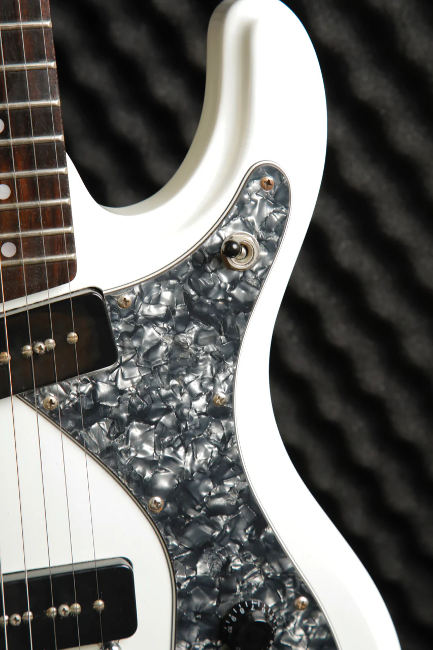 Aria DM-380 White Electric Guitar Pre-Owned - Image 6