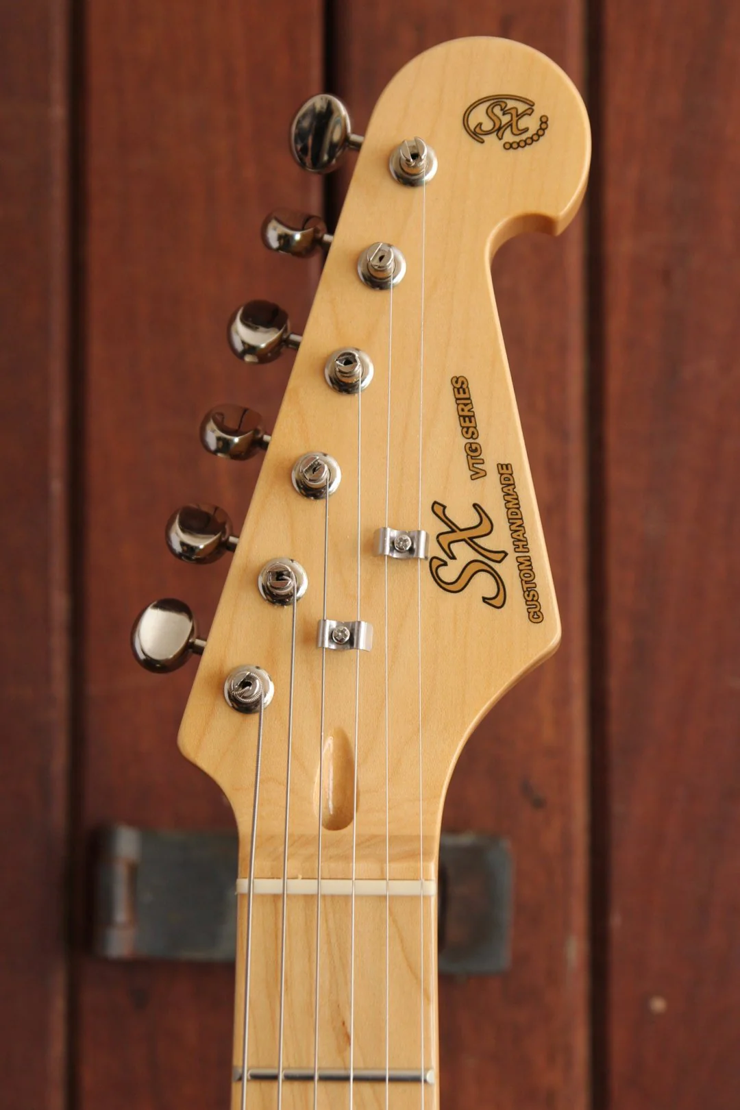 SX Vintage Style Vintage White Electric Guitar with Gig Bag - Image 7
