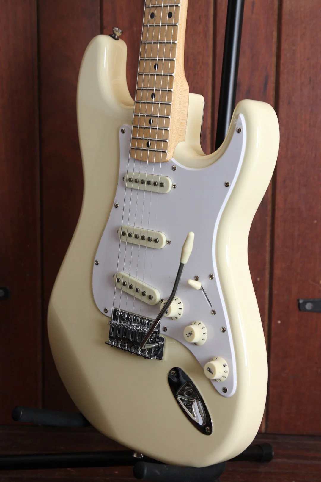 SX Vintage Style Vintage White Electric Guitar with Gig Bag - Image 8