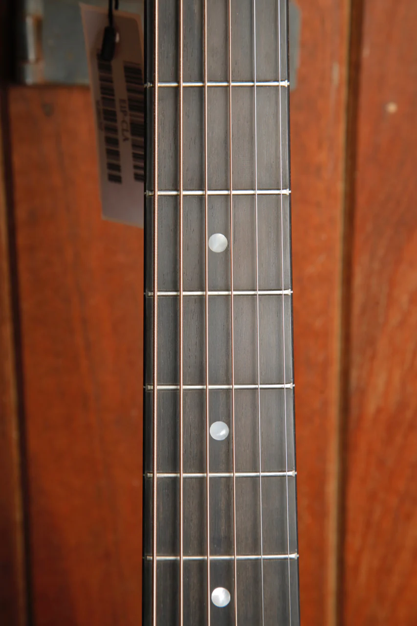 Eastman E1P-CLA Parlour Classic Finish Acoustic Guitar - Image 4