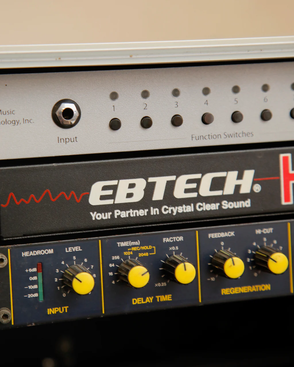 Ebtech Hum Eliminator Rack Unit Pre-Owned - Image 2