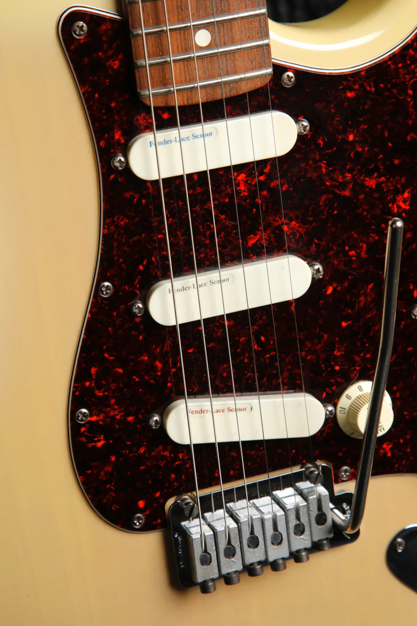 Fender 40th Anniversary Deluxe Strat Plus Vintage Blonde Electric Guitar 1994 Pre-Owned - Image 6