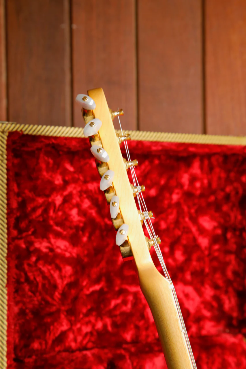 Fender 60th Anniversary Commemorative Stratocaster 2-Colour Sunburst 2014 Pre-Owned - Image 10