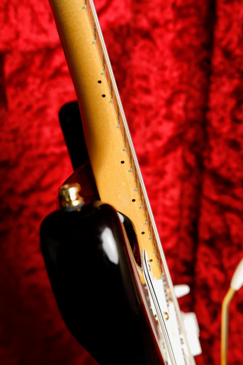Fender 60th Anniversary Commemorative Stratocaster 2-Colour Sunburst 2014 Pre-Owned - Image 12