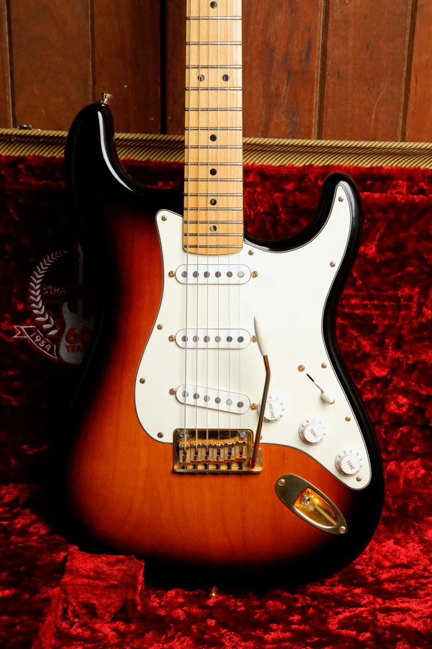 Fender 60th Anniversary Commemorative Stratocaster 2-Colour Sunburst 2014 Pre-Owned - Image 20