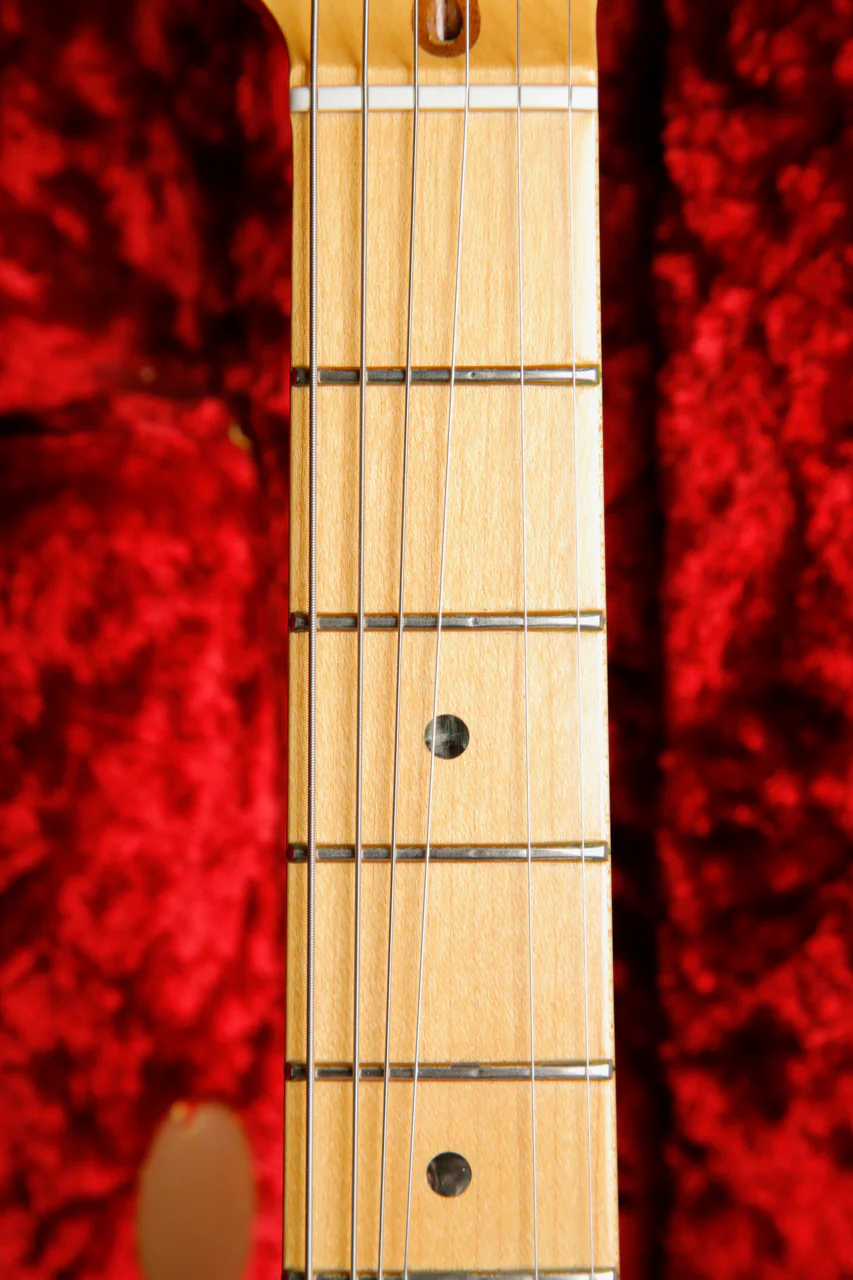Fender 60th Anniversary Commemorative Stratocaster 2-Colour Sunburst 2014 Pre-Owned - Image 4