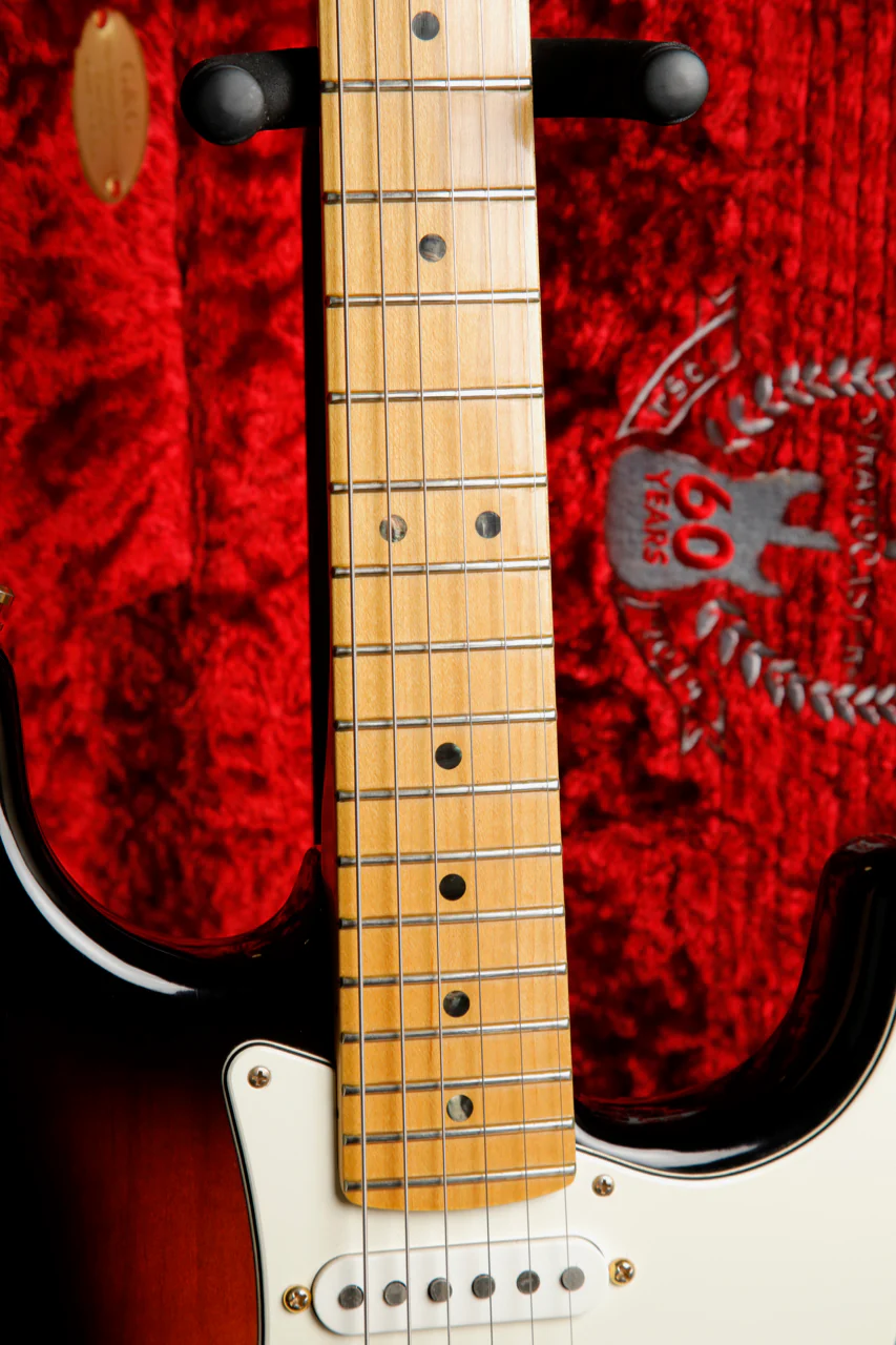 Fender 60th Anniversary Commemorative Stratocaster 2-Colour Sunburst 2014 Pre-Owned - Image 5