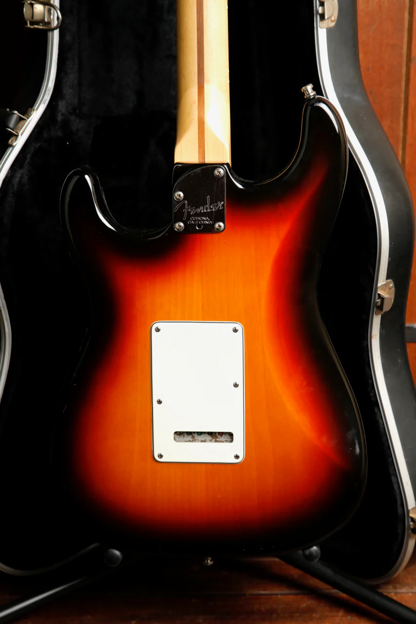 Fender American Deluxe Stratocaster 3-Colour Sunburst Electric Guitar 2006 Pre-Owned - Image 11
