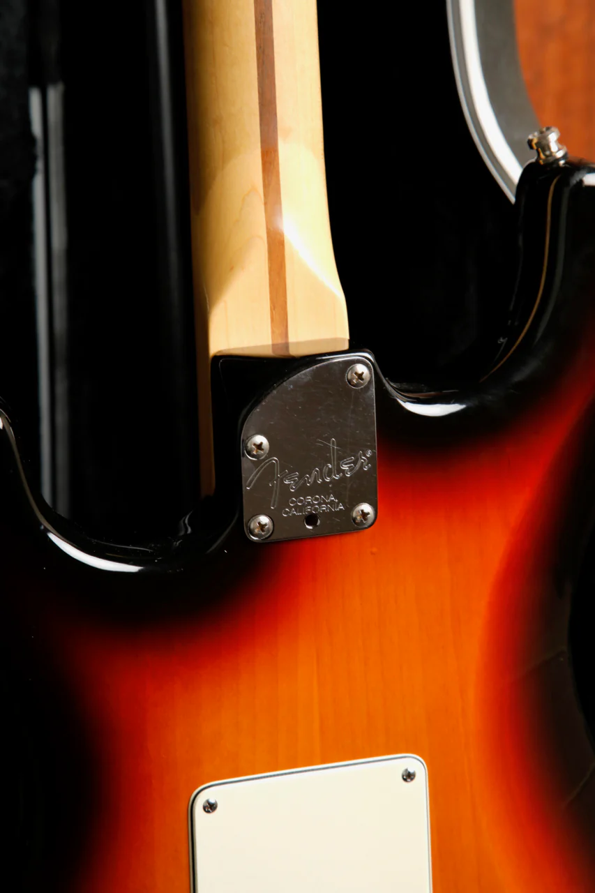 Fender American Deluxe Stratocaster 3-Colour Sunburst Electric Guitar 2006 Pre-Owned - Image 16