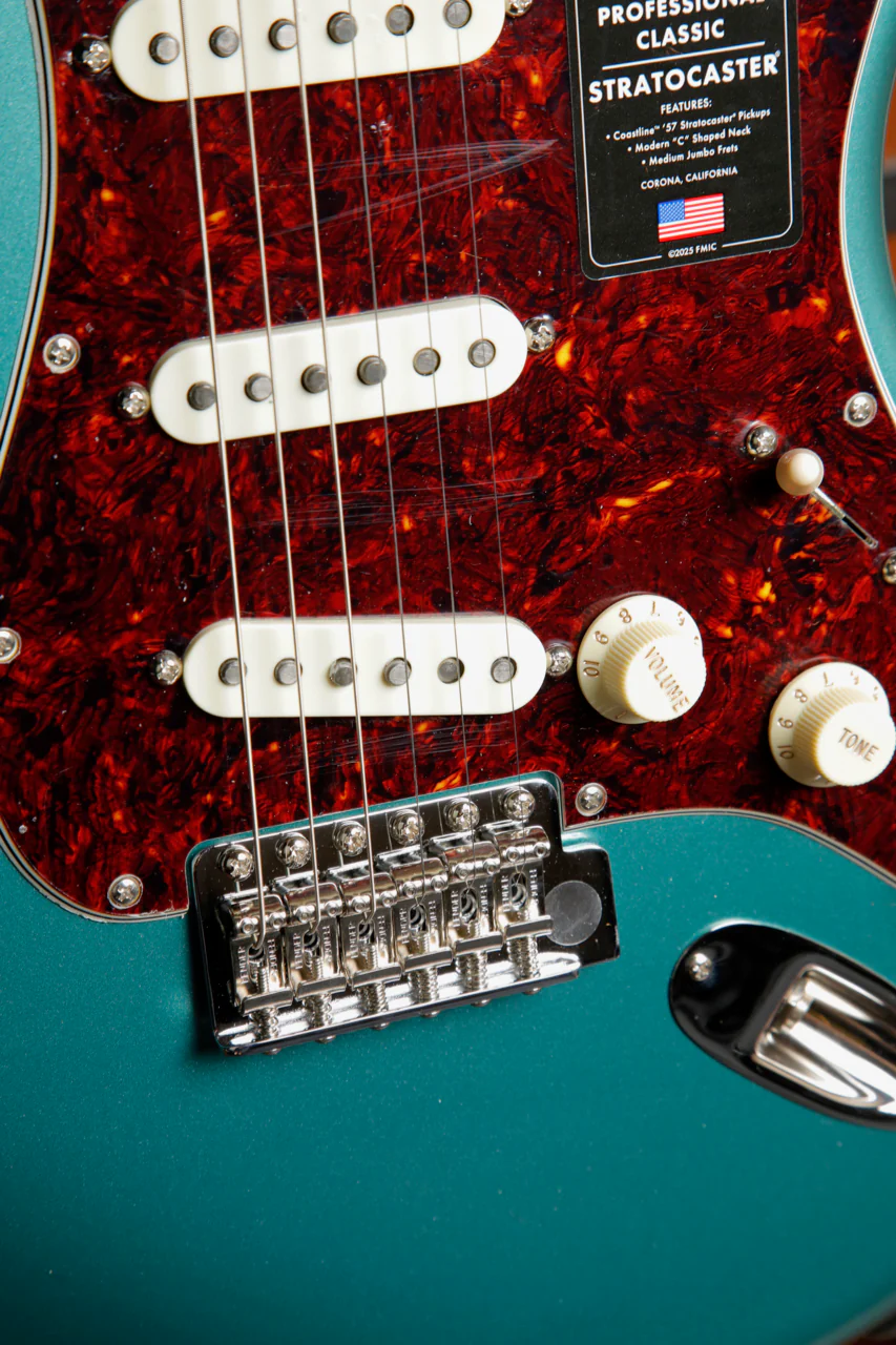 Fender American Professional Classic Stratocaster Faded Sherwood Green Metallic - Image 6