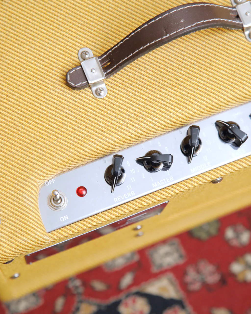 Fender Blues Junior Lacquered Tweed 15W 1x12 Valve Combo Pre-Owned - Image 3