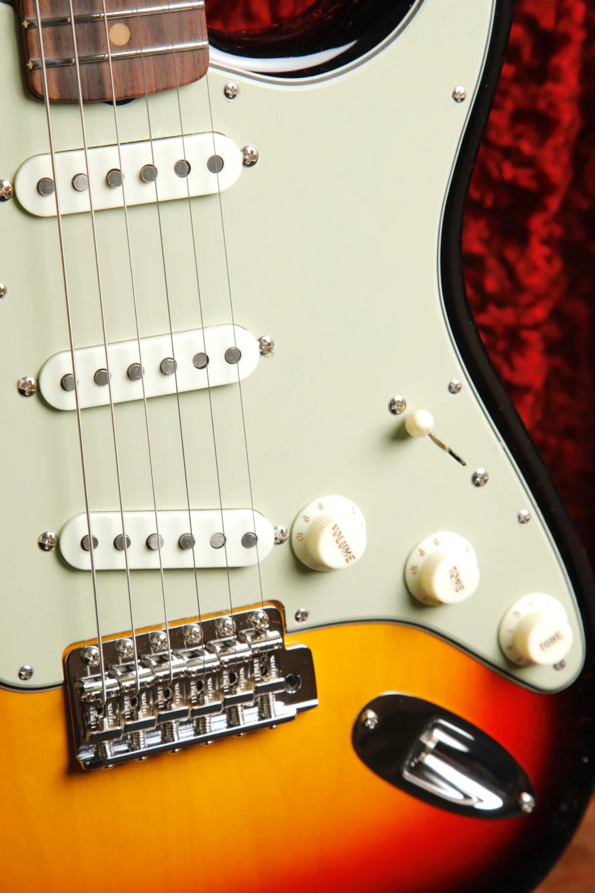 Fender Custom Shop 1960 Stratocaster NOS 3-Tone Sunburst - Image 6