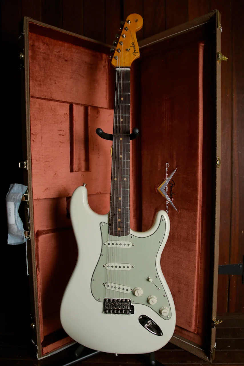 Fender Custom Shop Limited Edition 1960 Stratocaster NOS Aged Olympic White - Image 2