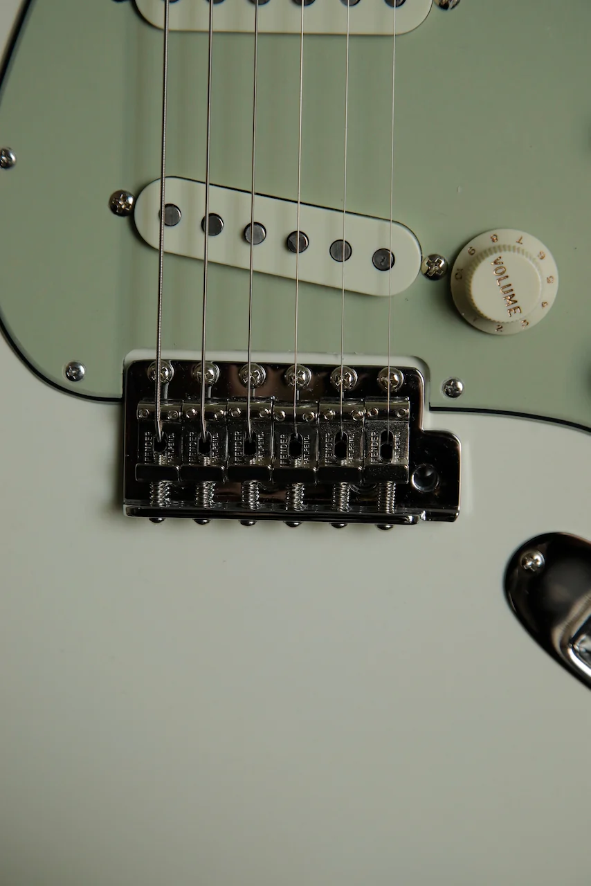 Fender Custom Shop Limited Edition 1960 Stratocaster NOS Aged Olympic White - Image 7