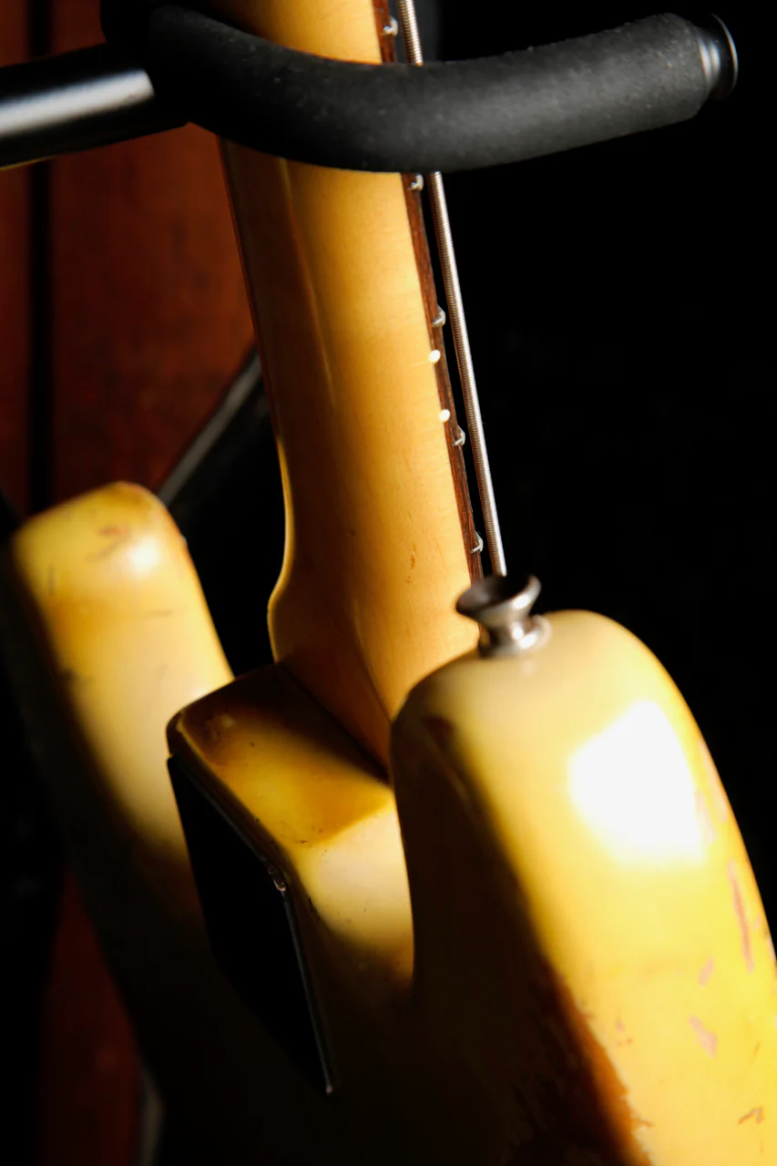 Fender Highway One Jazz Bass Honey Blonde 2006 Pre-Owned - Image 13