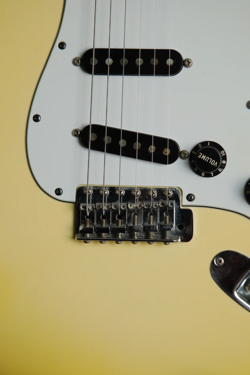 Fender International Series Stratocaster Arctic White 1981 Vintage Guitar Pre-Owned - Image 5