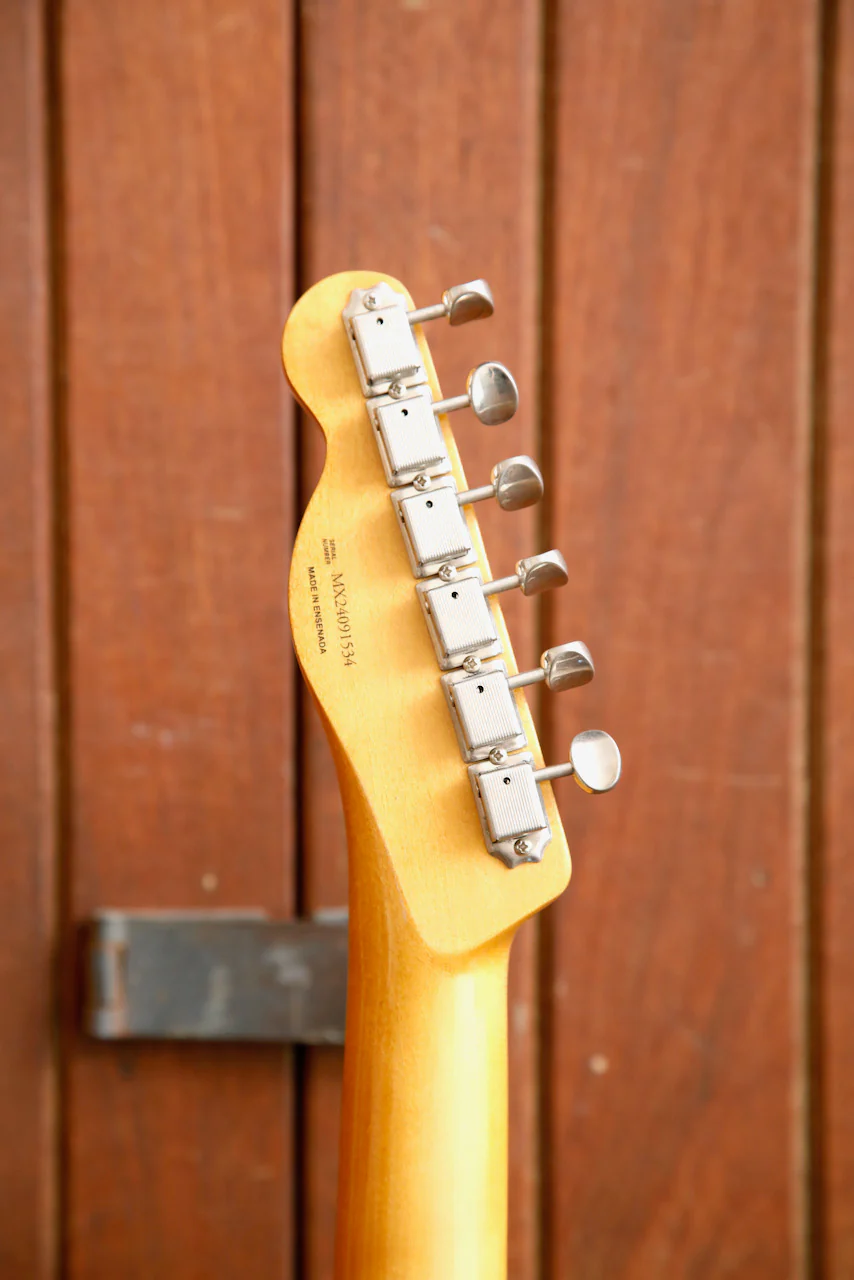 Fender Limited Edition Road Worn '60s Telecaster Lake Placid Blue Electric Guitar - Image 11