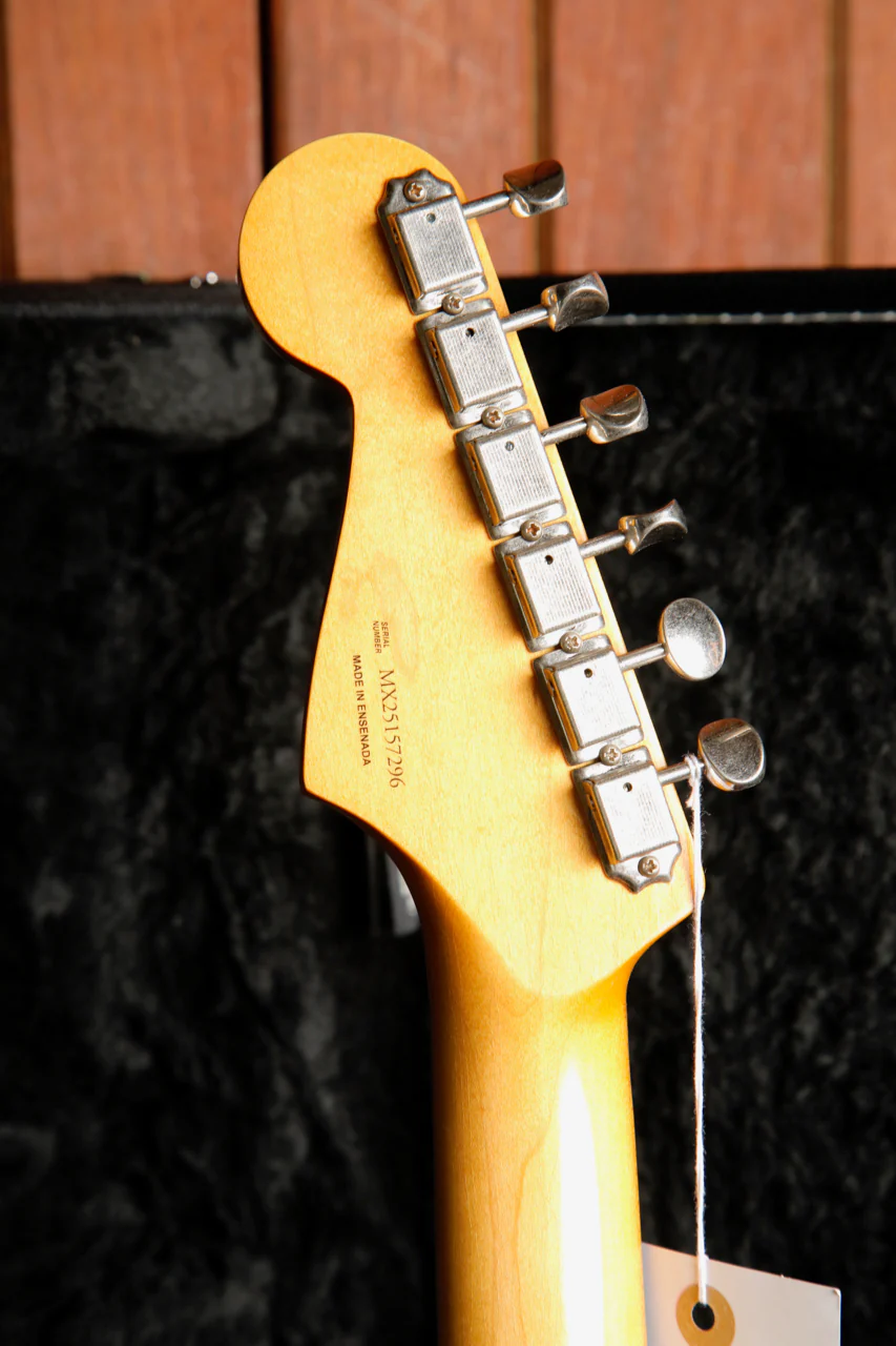 Fender Limited Edition Vintera II Road Worn '60s Stratocaster 3-Colour Sunburst - Image 14