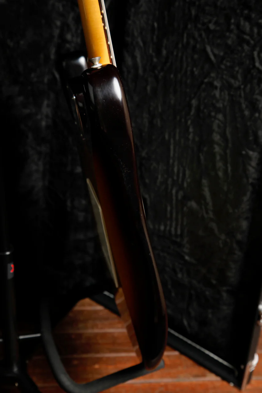 Fender Limited Edition Vintera II Road Worn '60s Stratocaster 3-Colour Sunburst - Image 9