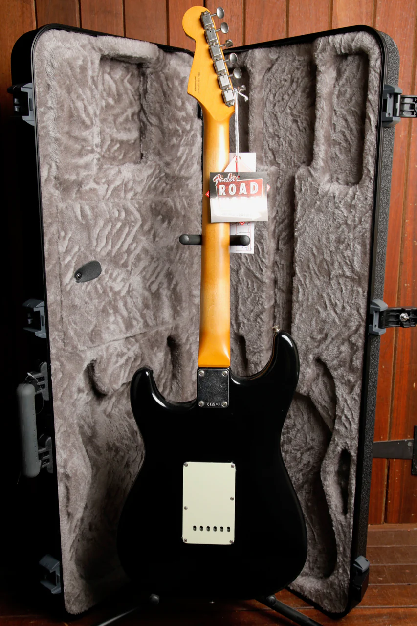 Fender Limited Edition Vintera II Road Worn '60s Stratocaster Black - Image 12