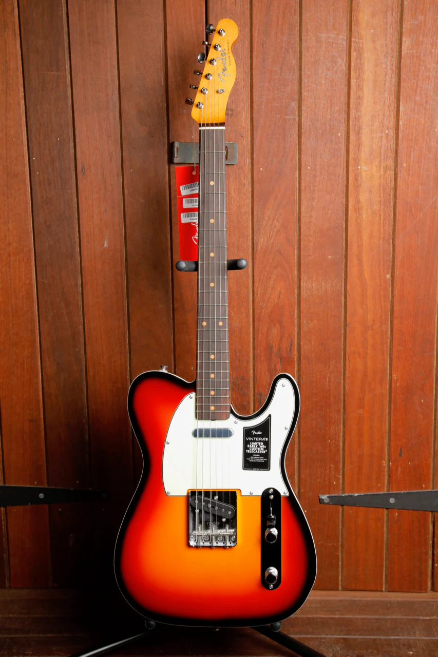 Fender Limited Edition Vintera III Early '60s Custom Telecaster 3-Colour Sunburst - Image 2