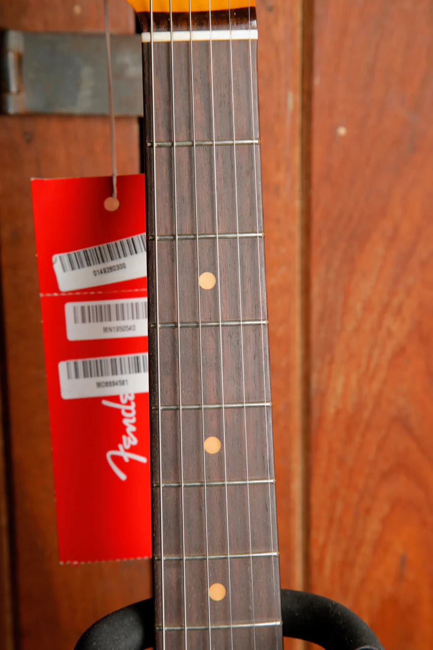 Fender Limited Edition Vintera III Early '60s Custom Telecaster 3-Colour Sunburst - Image 4
