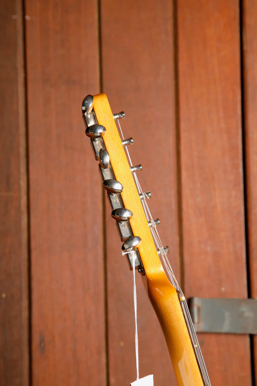 Fender Limited Edition Vintera III Early '60s Custom Telecaster 3-Colour Sunburst - Image 9