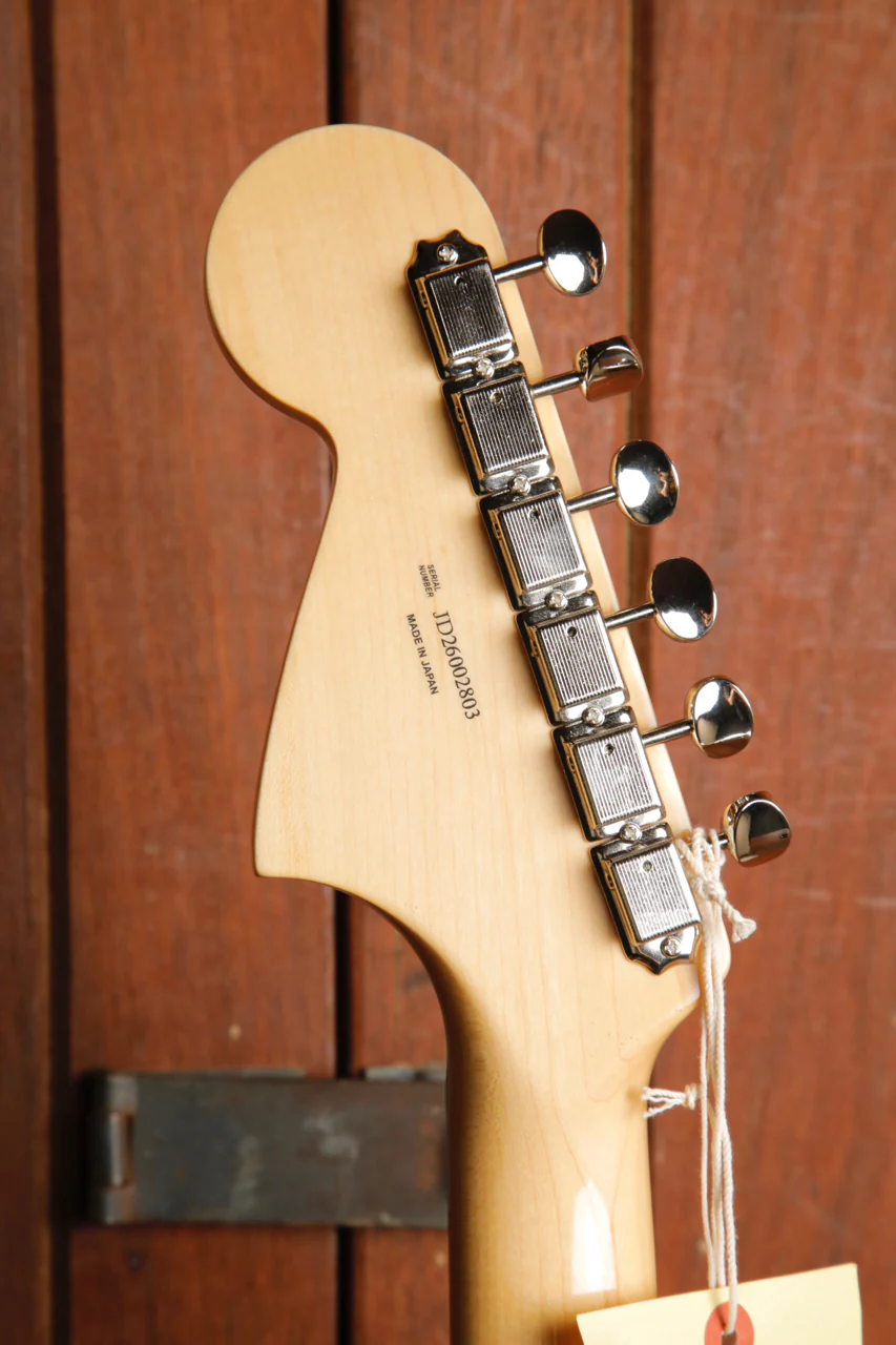 Fender Made In Japan Traditional '60s Jaguar 3-Colour Sunburst - Image 14