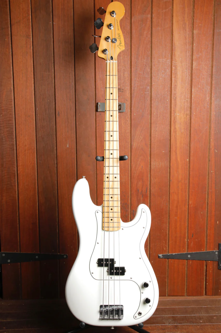 Fender Player Series Precision Bass Polar White 2022 Pre-Owned - Image 2