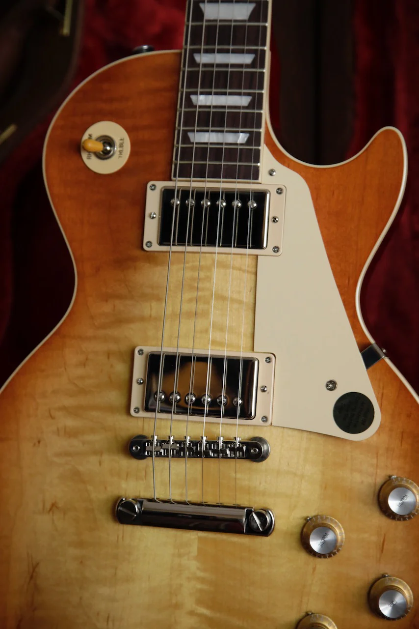 Gibson Les Paul Standard '60s Unburst Electric Guitar - Image 3