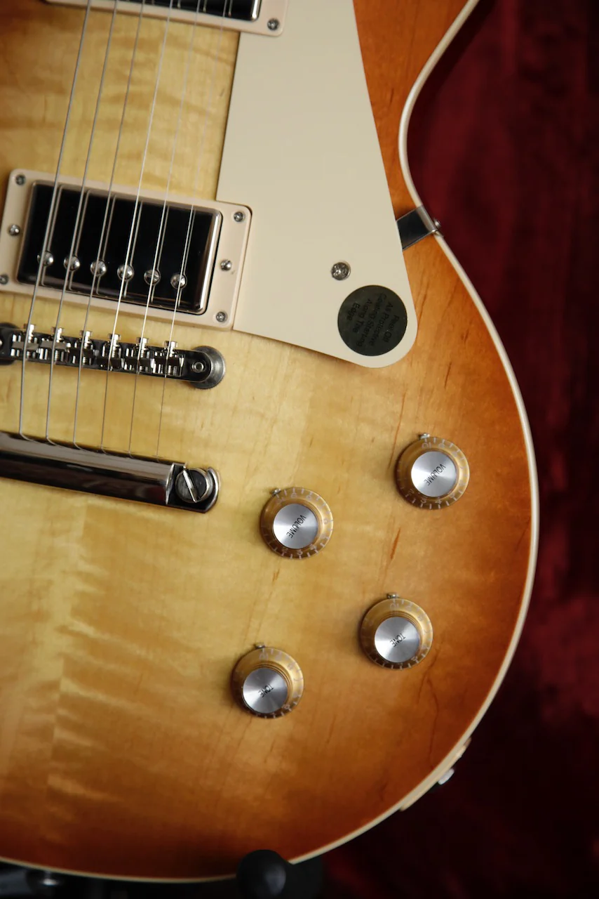 Gibson Les Paul Standard '60s Unburst Electric Guitar - Image 4