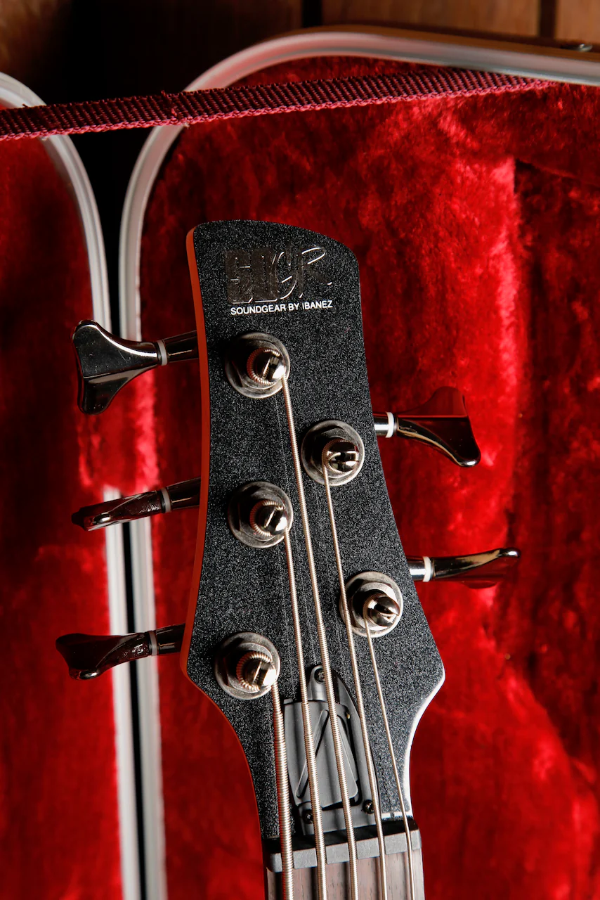 Ibanez SR305E Iron Pewter 5-String Electric Bass Guitar Pre-Owned - Image 3
