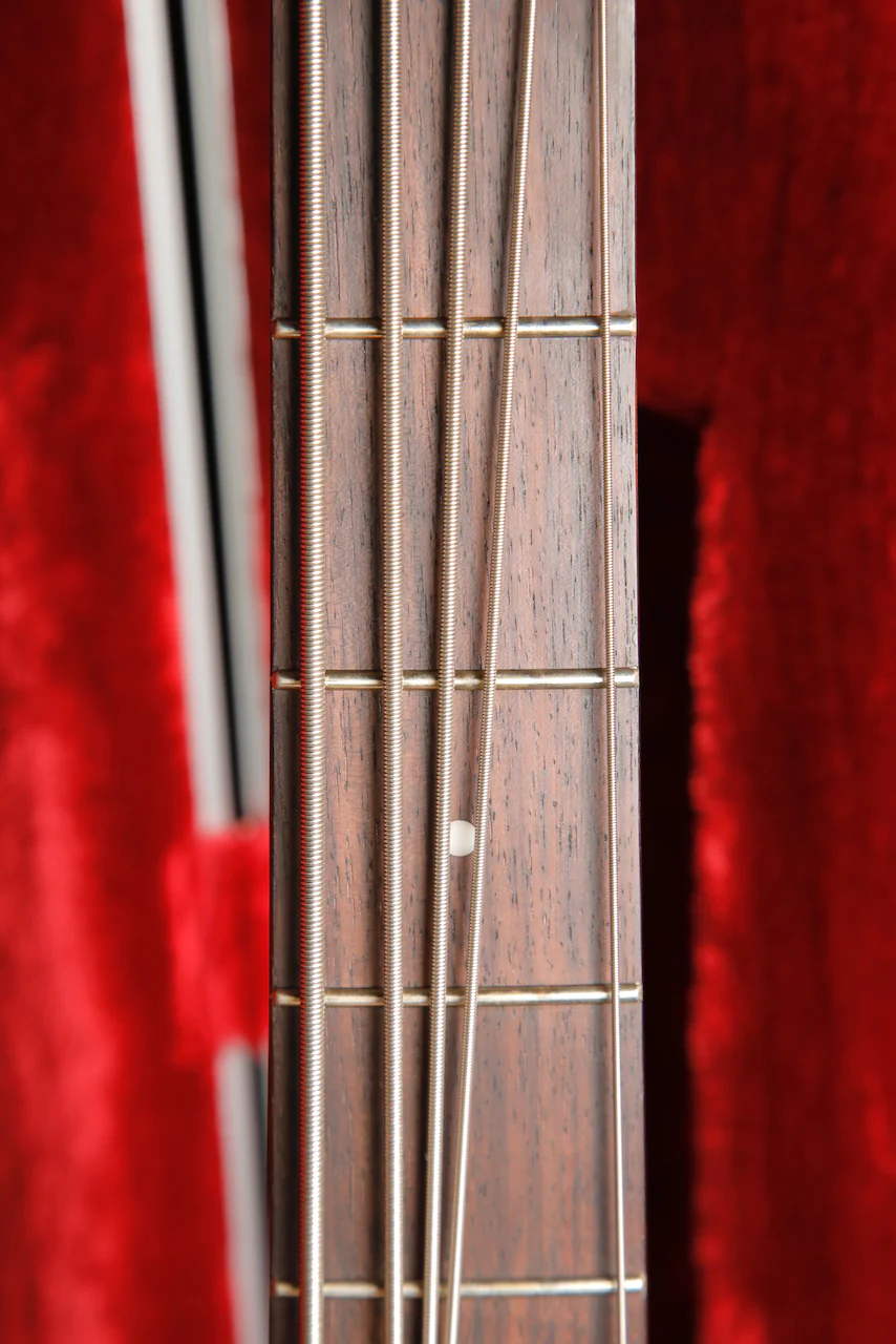 Ibanez SR305E Iron Pewter 5-String Electric Bass Guitar Pre-Owned - Image 4