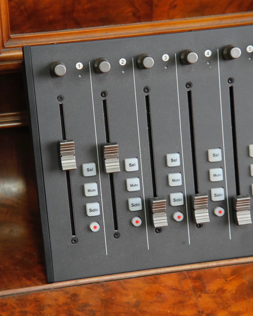 Icon Pro Audio Platform M+ Midi Controller Pre-Owned - Image 4
