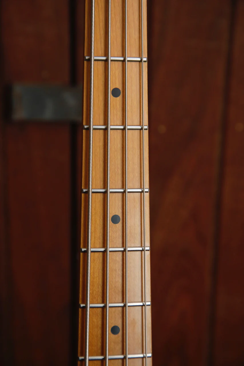 Jet Guitars JJB-300-SB Sunburst Bass Guitar - Image 4