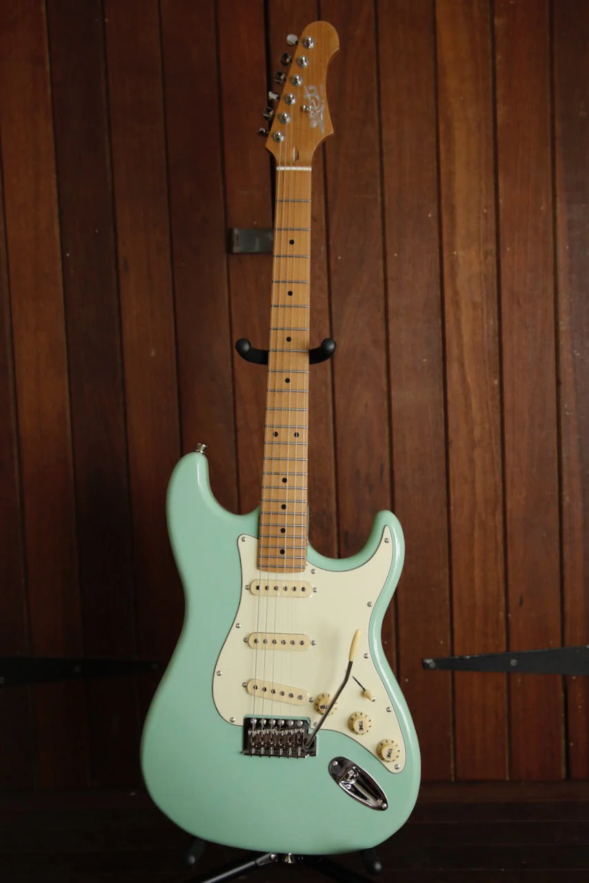 Jet Guitars JS-300-SFG Sea Foam Green Electric Guitar - Image 2