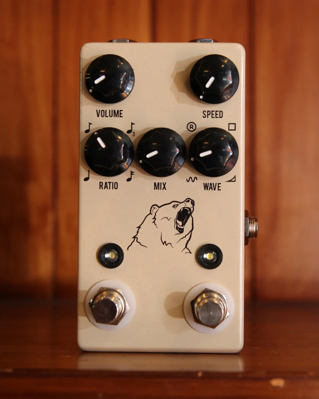 JHS Kodiak Tremolo Pedal