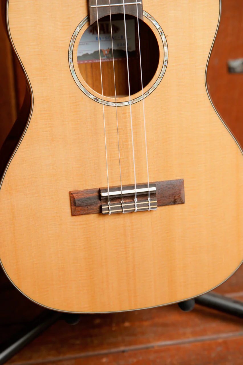Kala KA-SCAC-B Solid Cedar Top Acacia Baritone Ukulele - Image 5