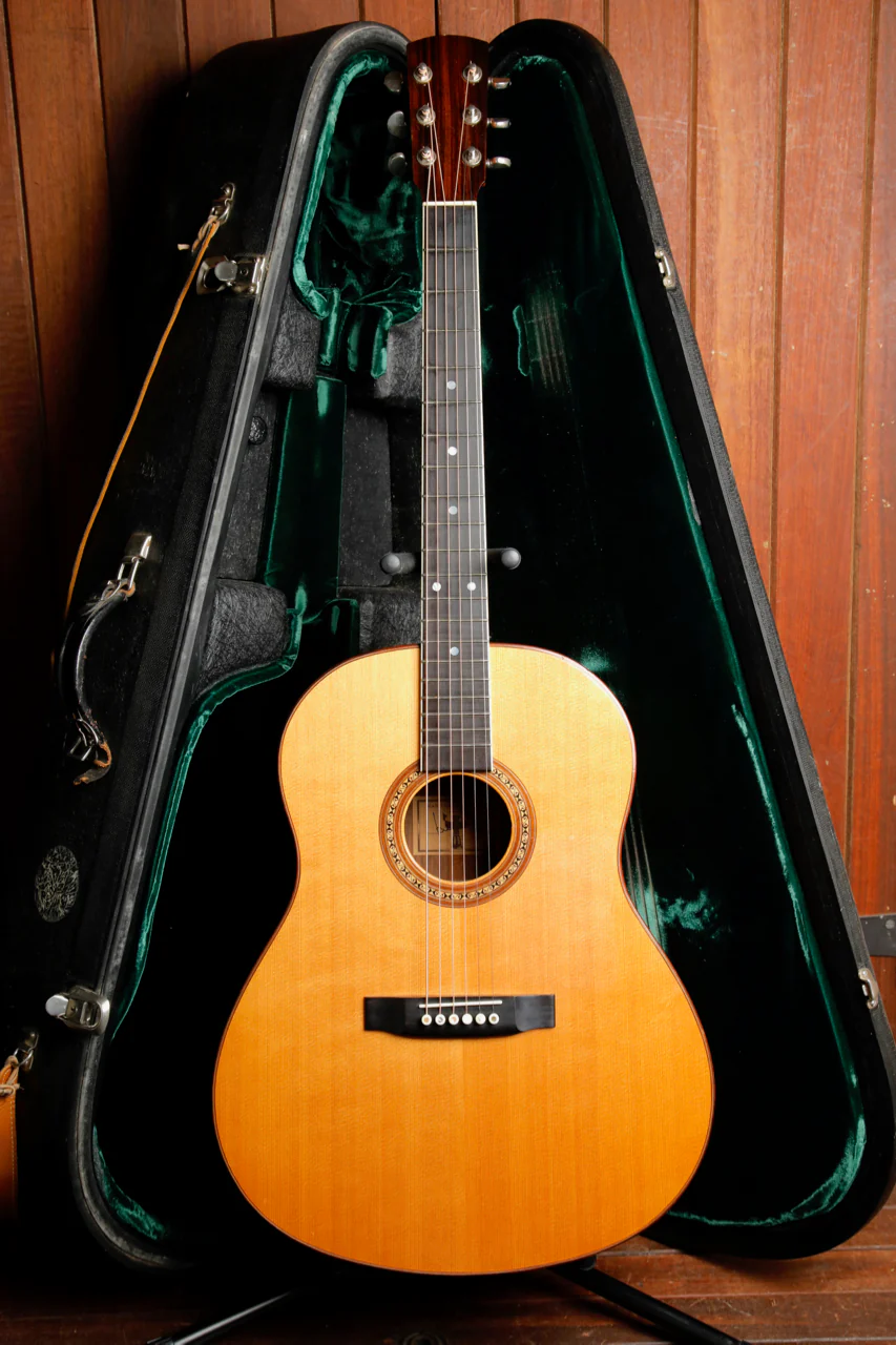 Larrivée L-11 Spruce/Rosewood Acoustic Guitar Made in Canada 1976 Pre-Owned - Image 2
