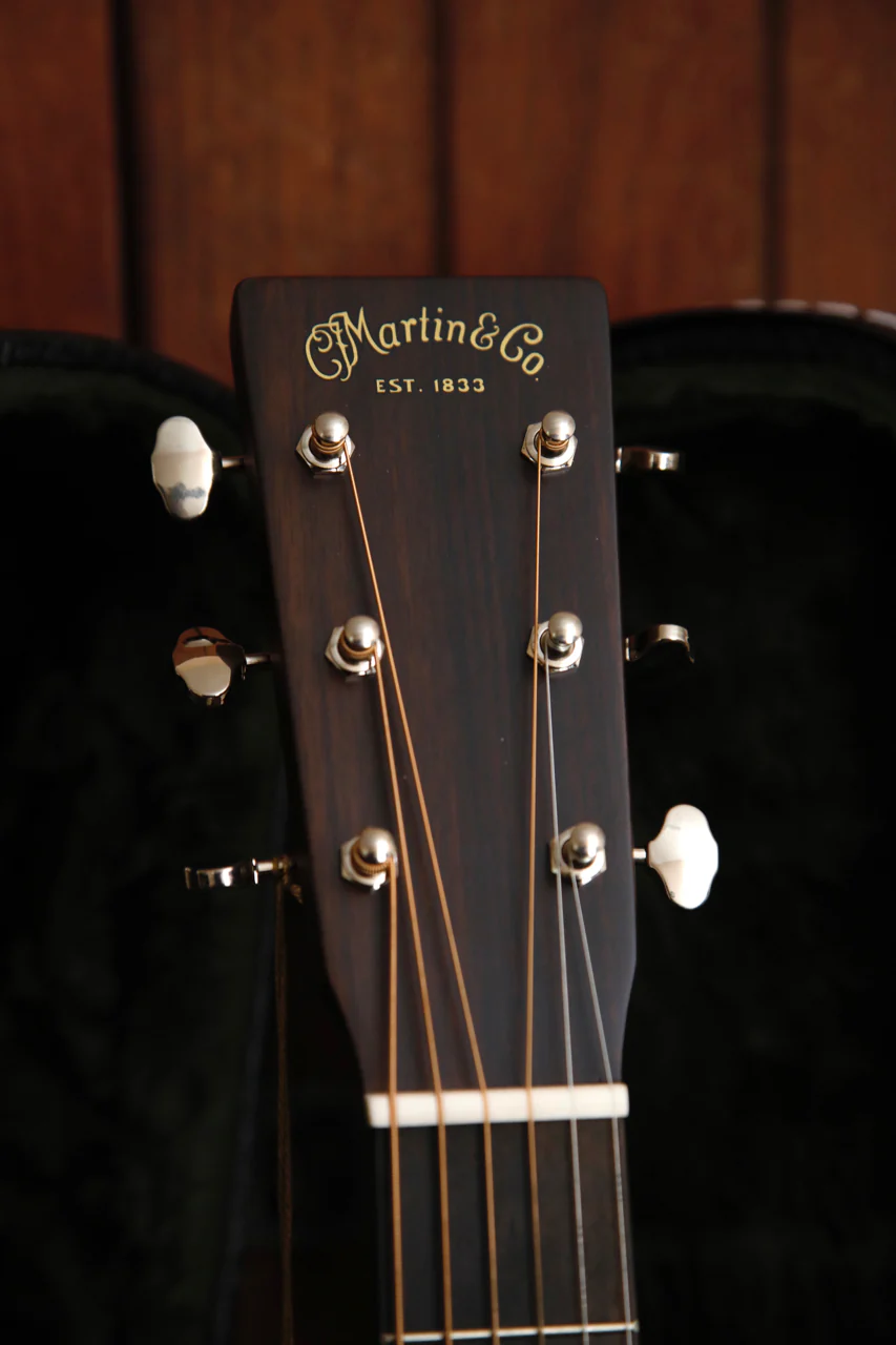 Martin 000-18 Spruce/Mahogany Orchestra Model Acoustic Guitar - Image 3