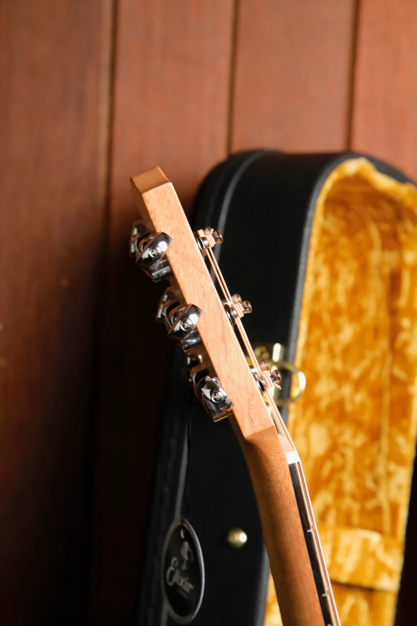 Maton EM6 Mini Maton Bunya/Maple Acoustic-Electric Guitar - Image 9