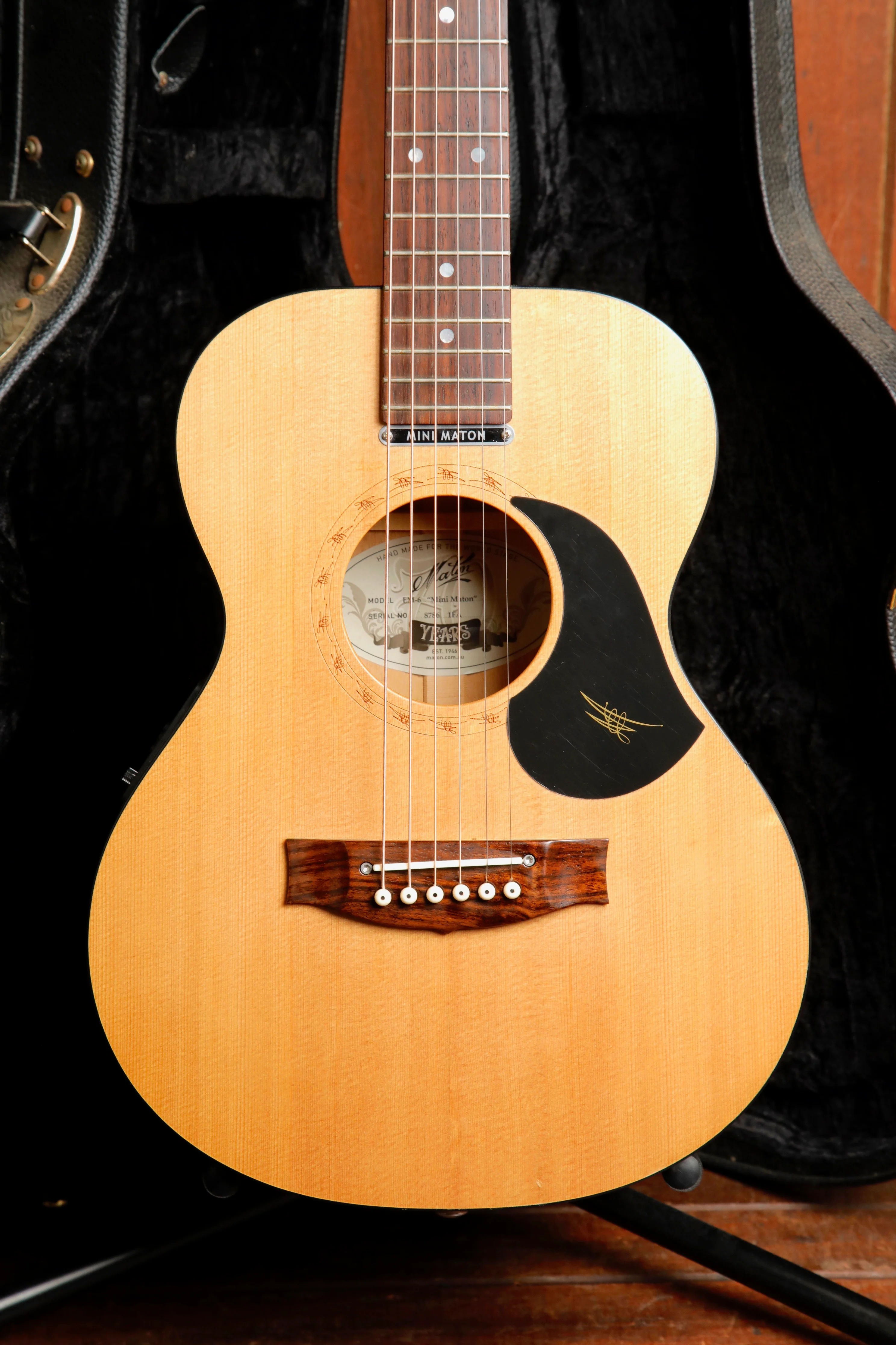 Maton EM6 Mini Maton Spruce/Maple Acoustic-Electric Guitar Pre-Owned