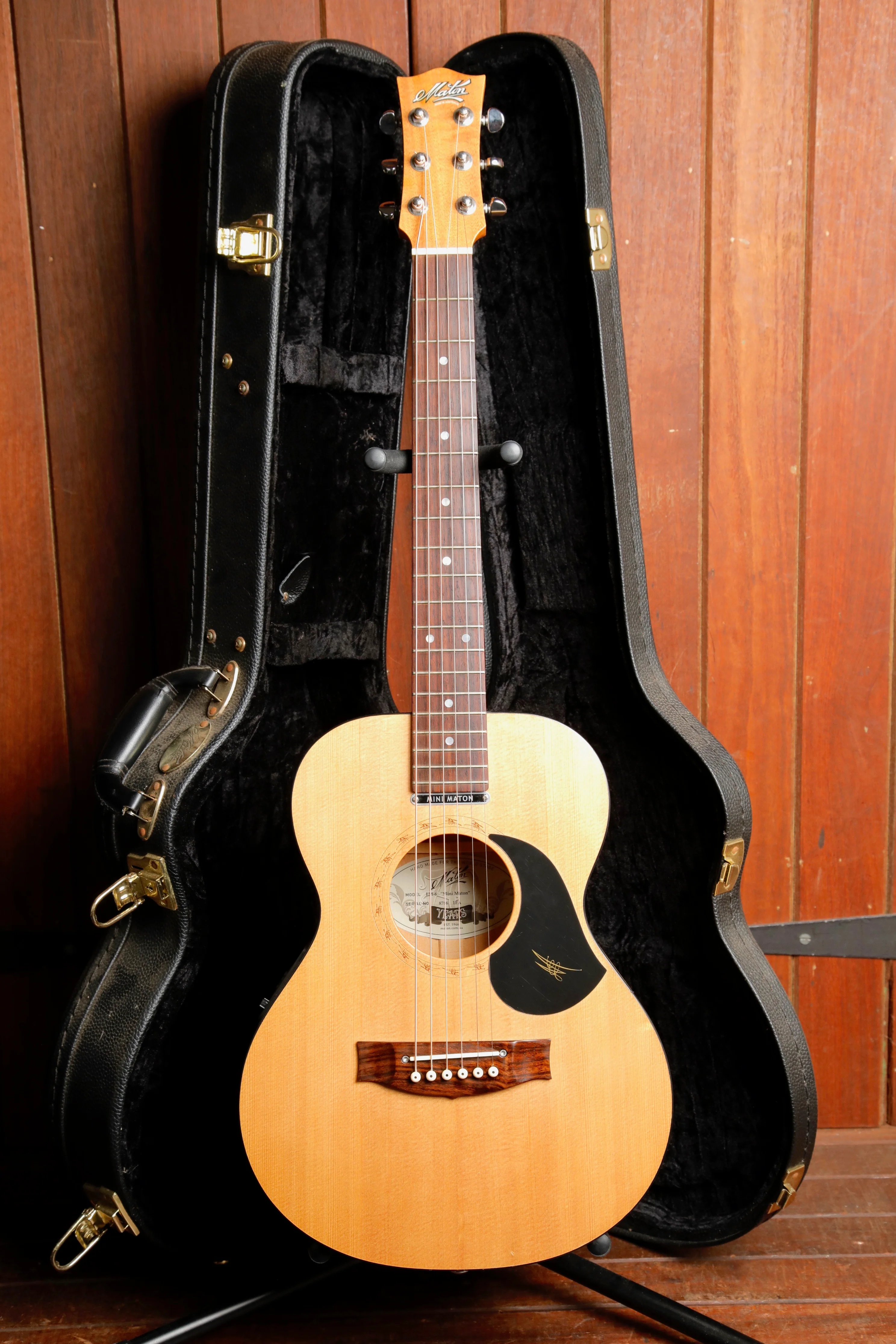 Maton EM6 Mini Maton Spruce/Maple Acoustic-Electric Guitar Pre-Owned - Image 2