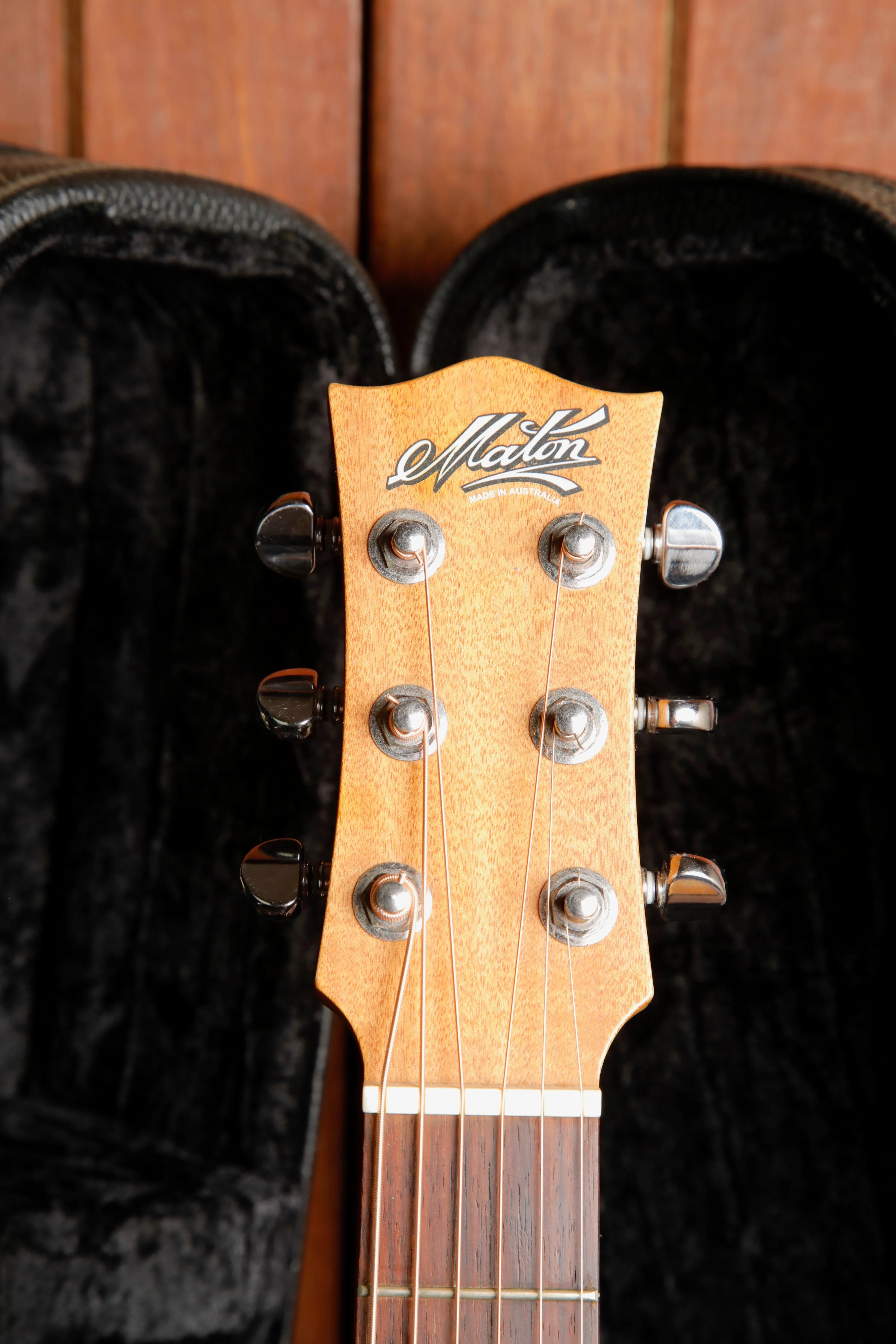 Maton EM6 Mini Maton Spruce/Maple Acoustic-Electric Guitar Pre-Owned - Image 3