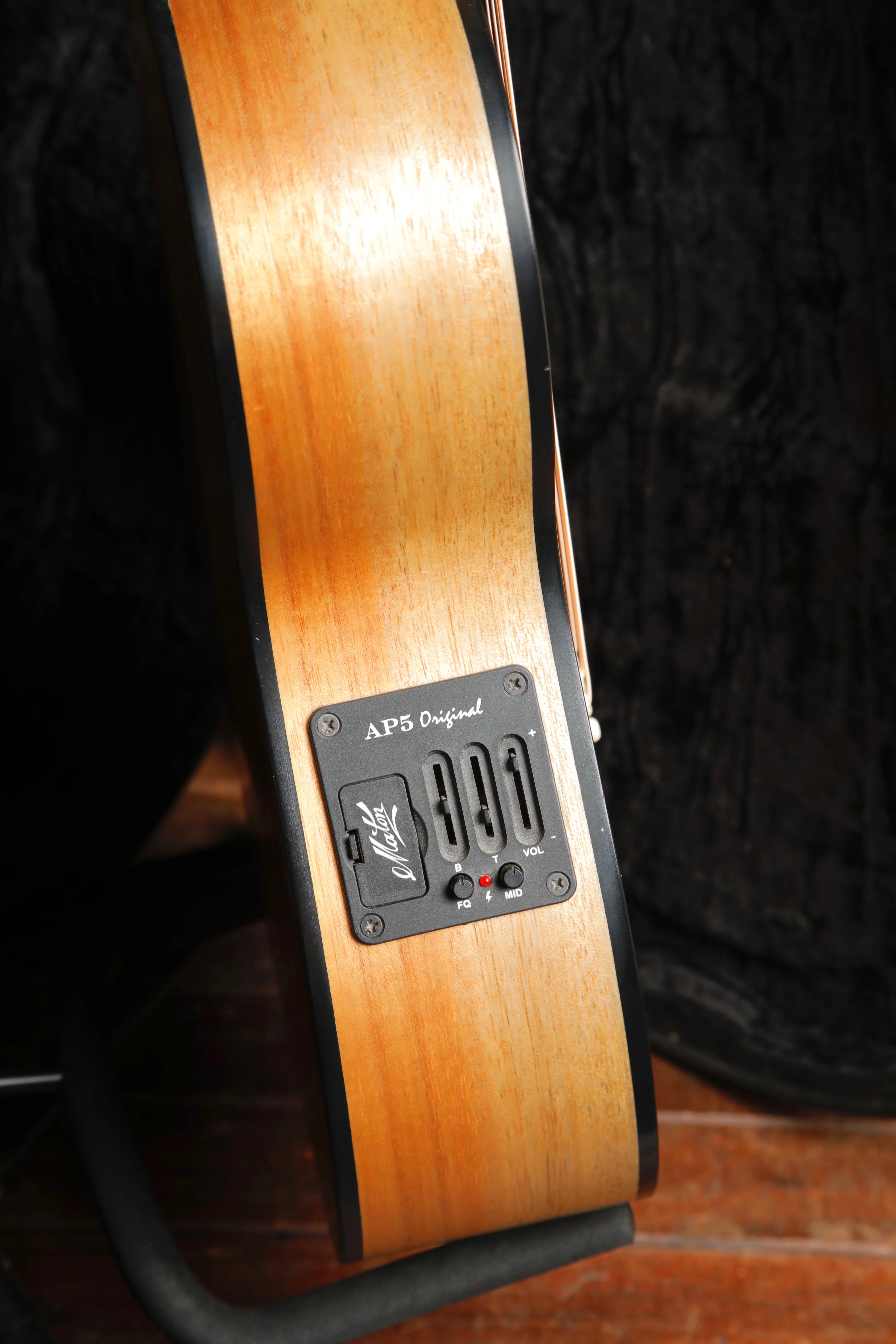 Maton EM6 Mini Maton Spruce/Maple Acoustic-Electric Guitar Pre-Owned - Image 8