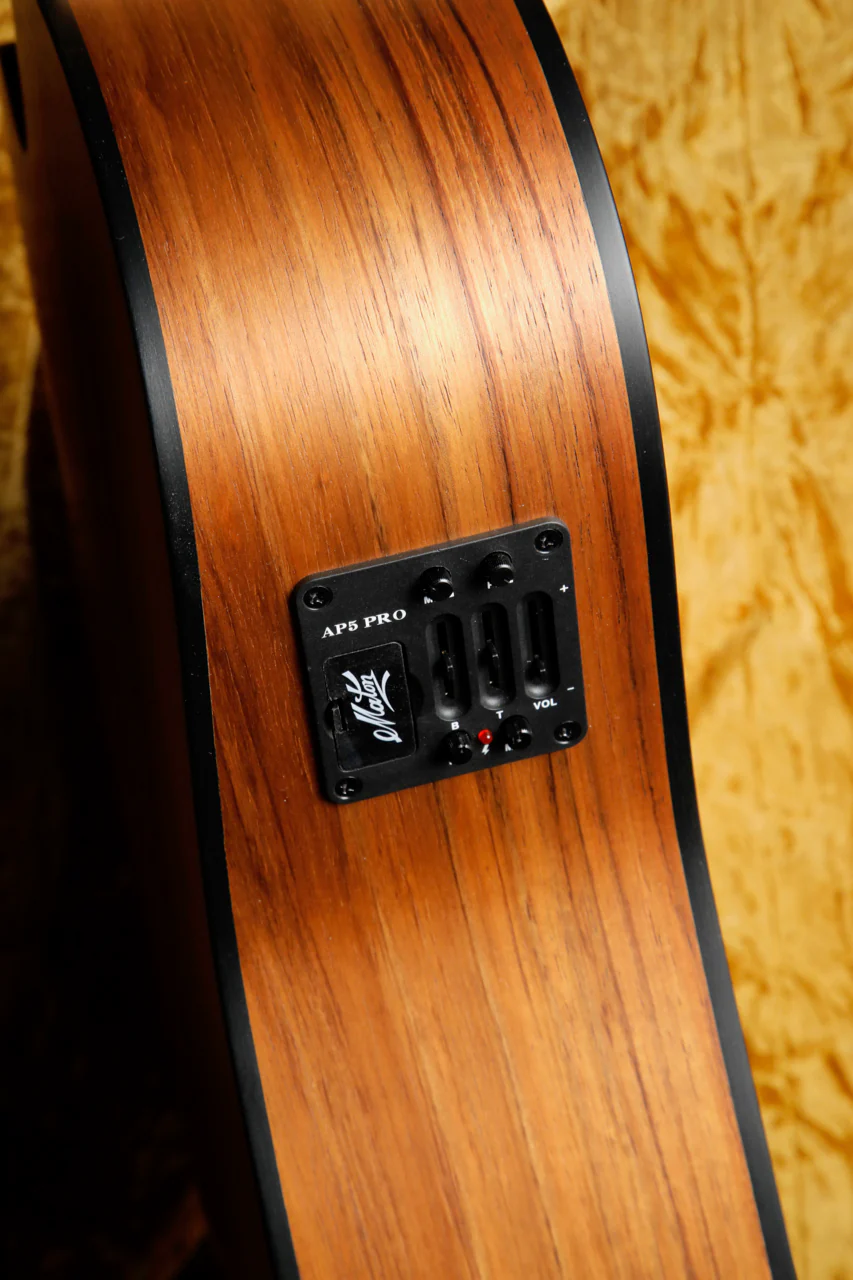 Maton SRS70C Spruce/Blackwood Acoustic-Electric Guitar - Image 10